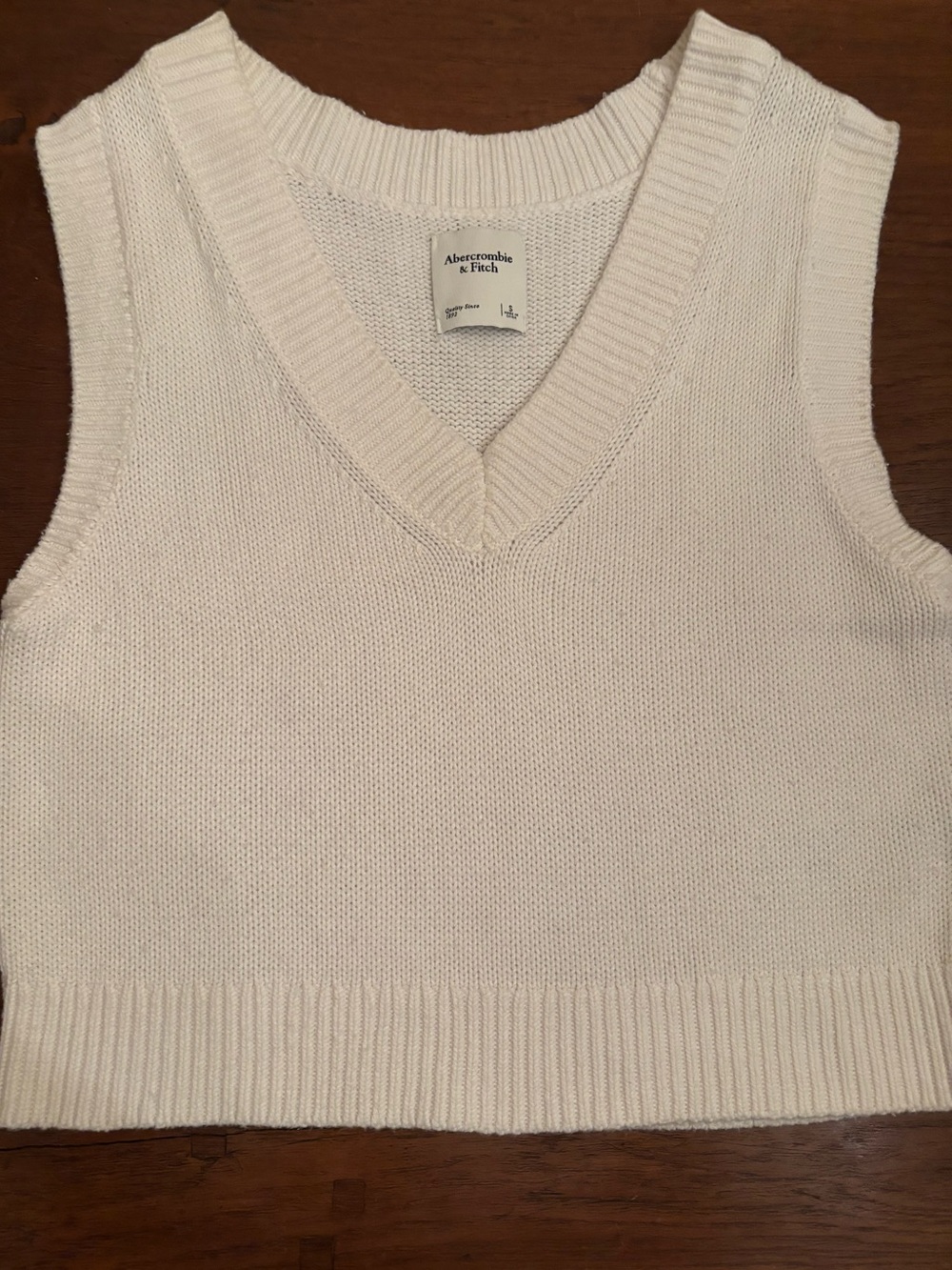 Abercrombie & Fitch Sleeveless Sweater Vest V Neck size S White Great Condition